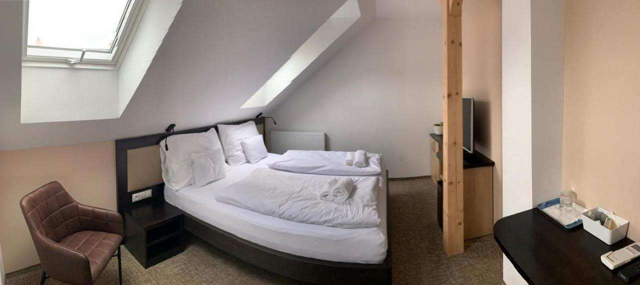 Penzion U Broucka Milevsko Buitenkant foto